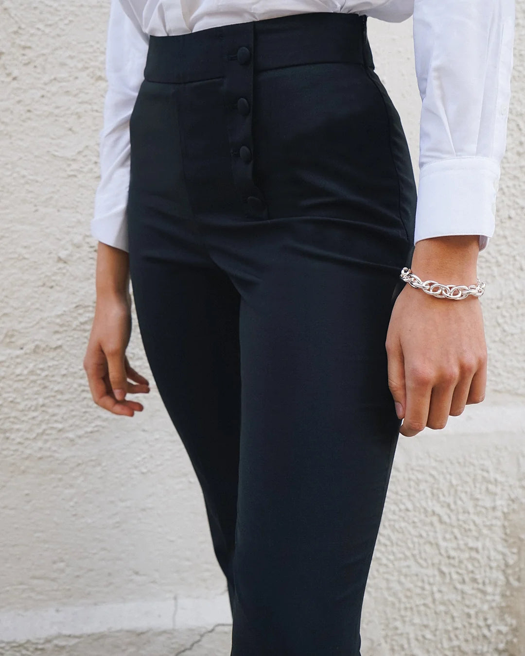 pantalon-de-tailleur-pour-femme-coupe-flair-noir-drap-de-laine-italien-fabrication-européenne-