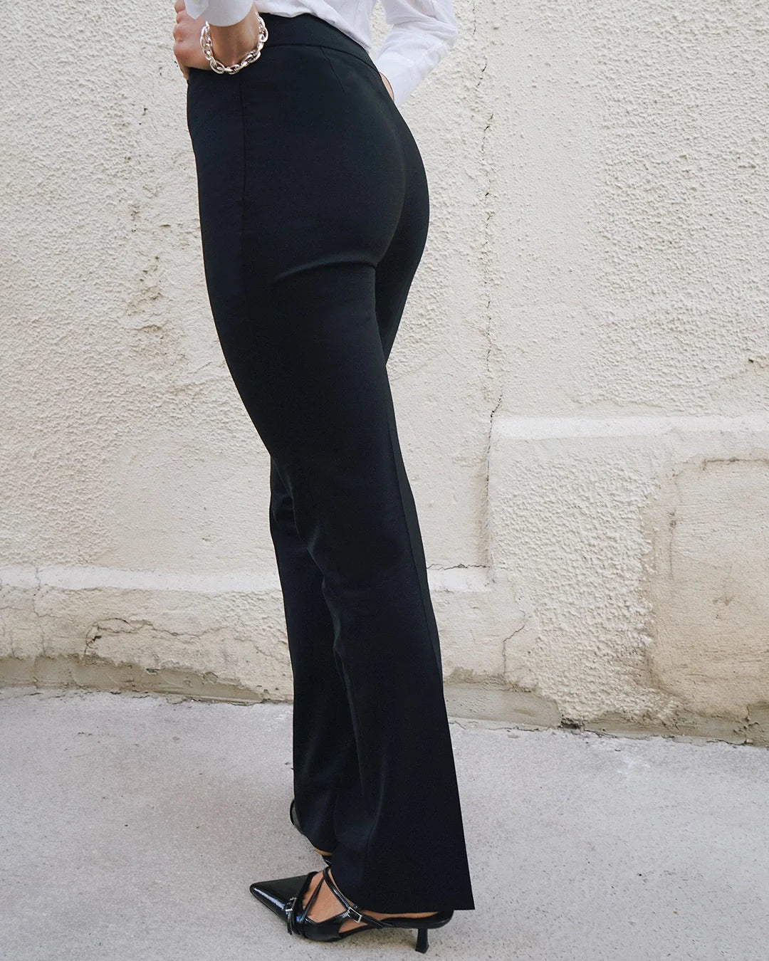 pantalon-de-tailleur-pour-femme-coupe-flair-noir-drap-de-laine-italien-fabrication-européenne-