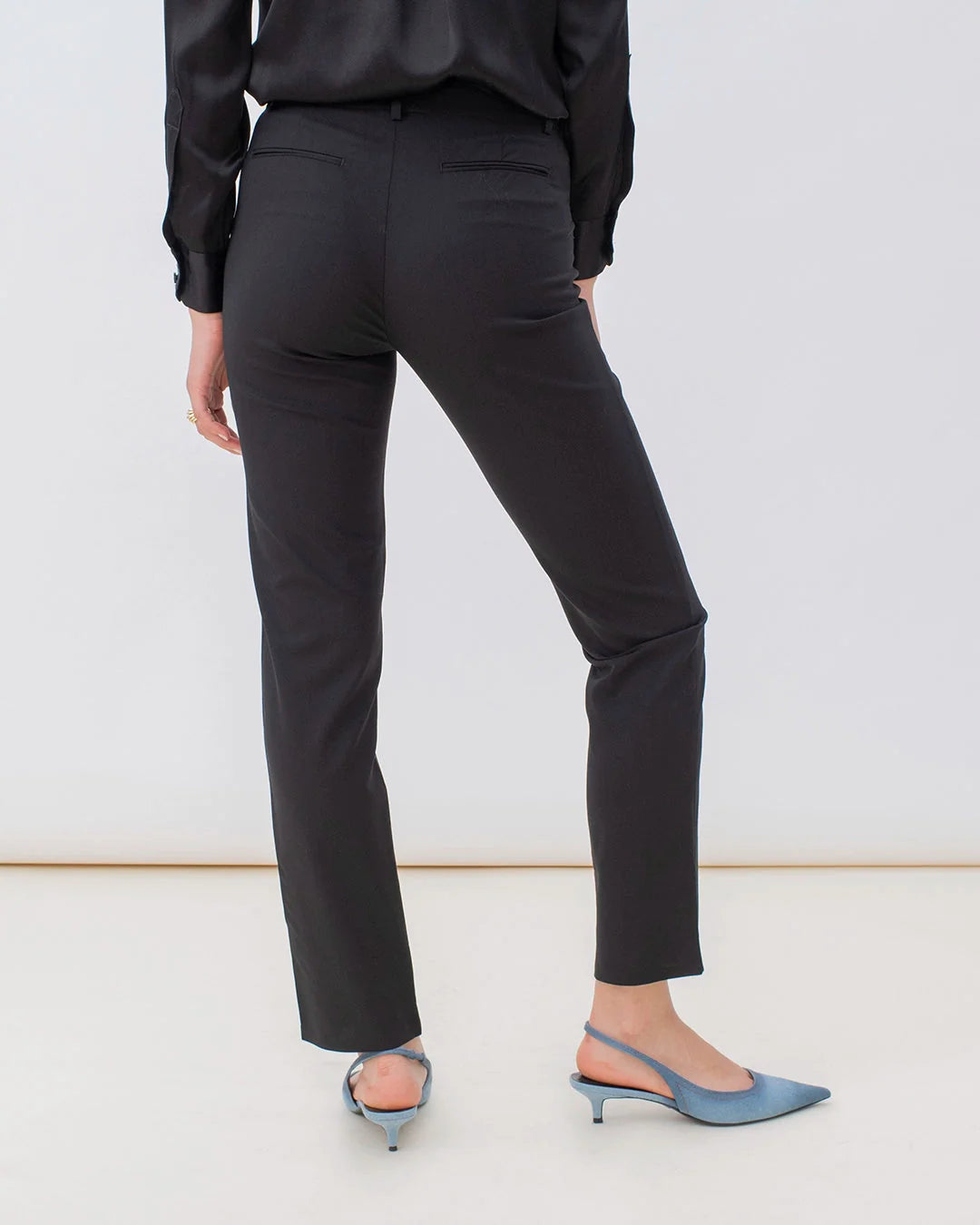 17H10-pantalon-new-york-noir-cigarette-must-have-dressing-chic-et-élégant-qualité-durable-